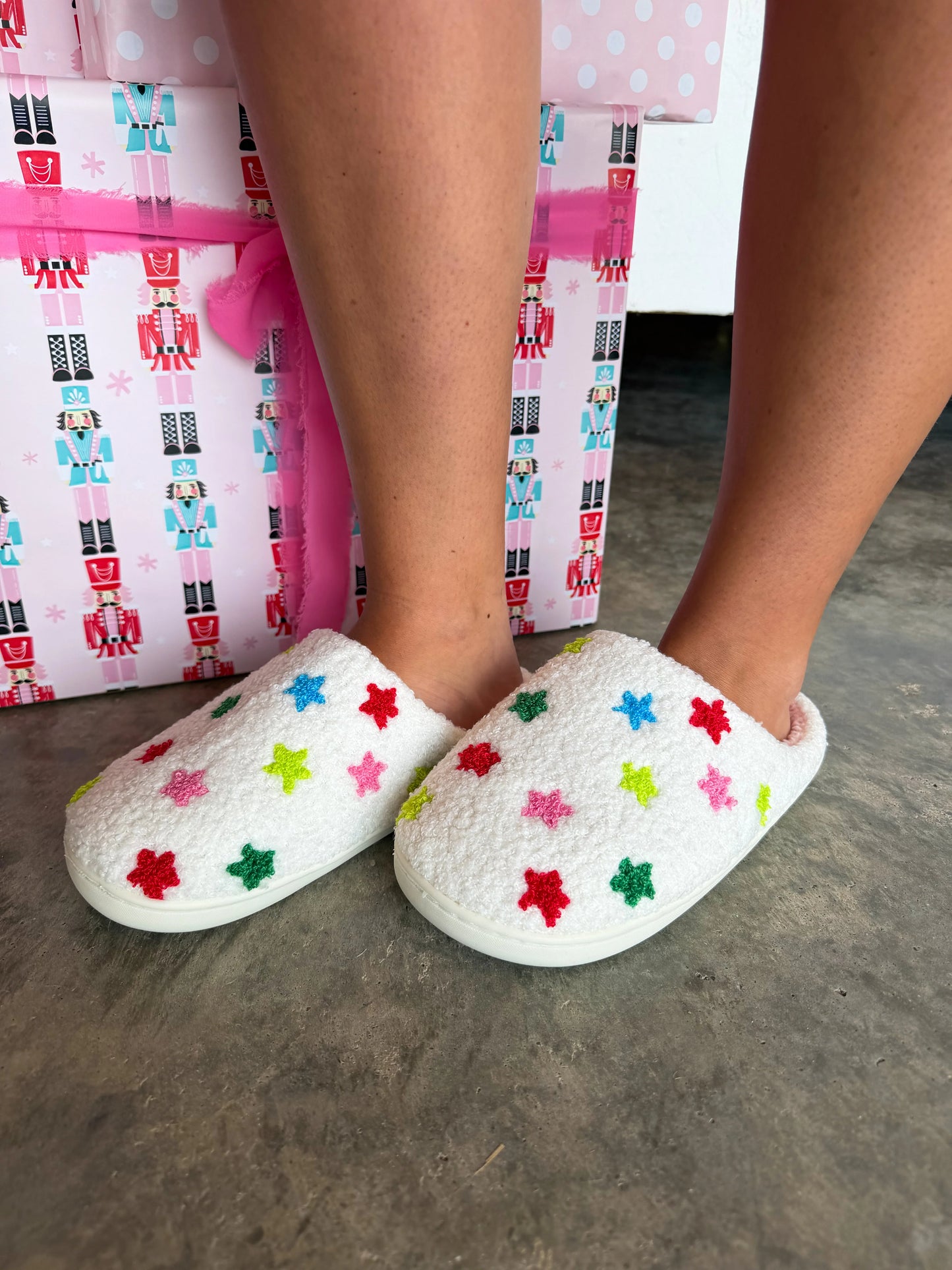 -PREORDER- COZY CHRISTMAS SLIPPERS
