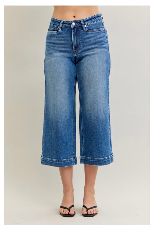 Judy Blue Mid Rise Crop Vintage Pockets & Wide Hem-881006REG