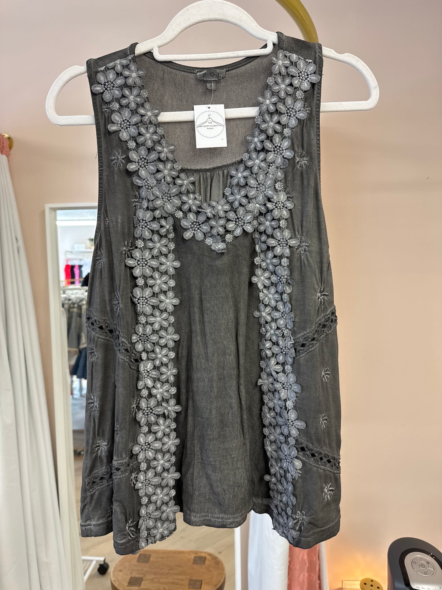 POL Floral Applique’ Tank Top in Charcoal