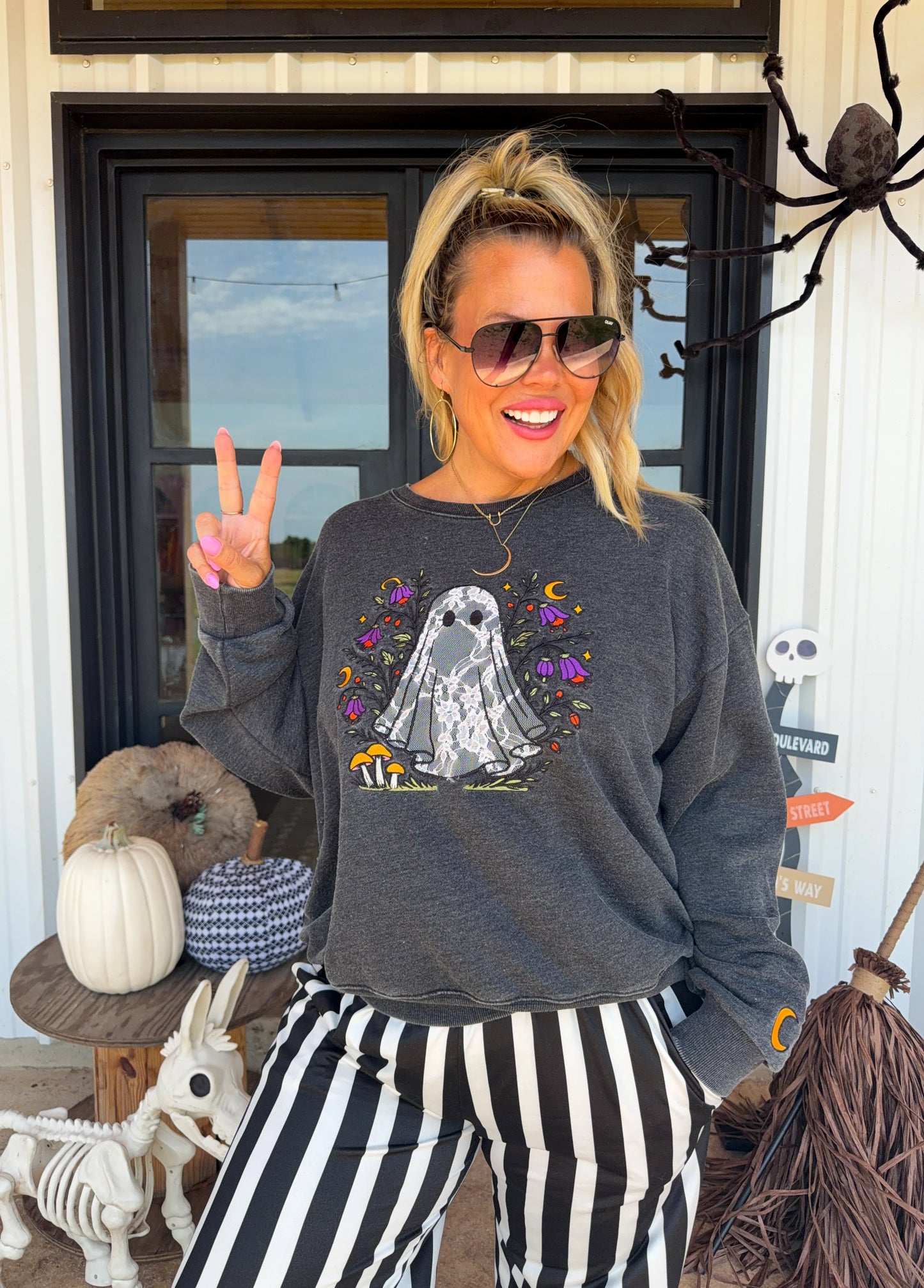 -PREORDER - Ghost in Bloom Pullover