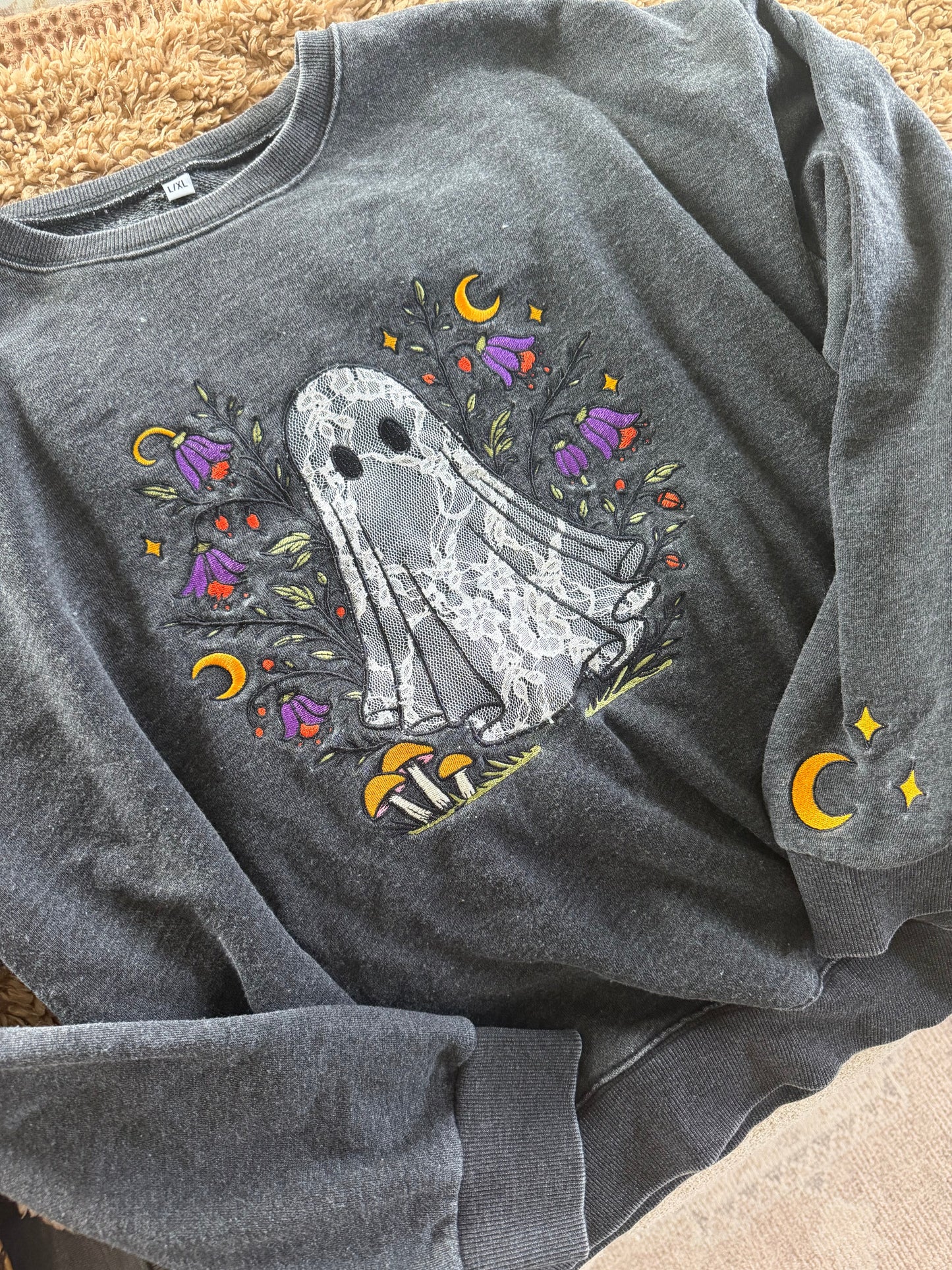 -PREORDER - Ghost in Bloom Pullover