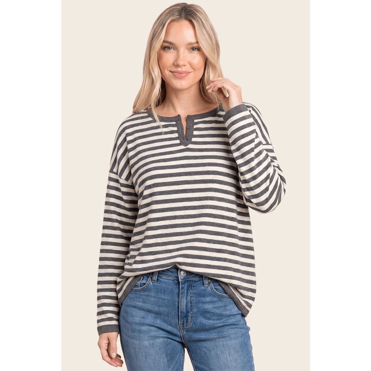 KEYHOLE BUTTON STRIPED TOP