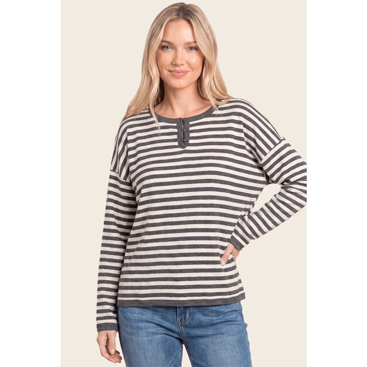 KEYHOLE BUTTON STRIPED TOP